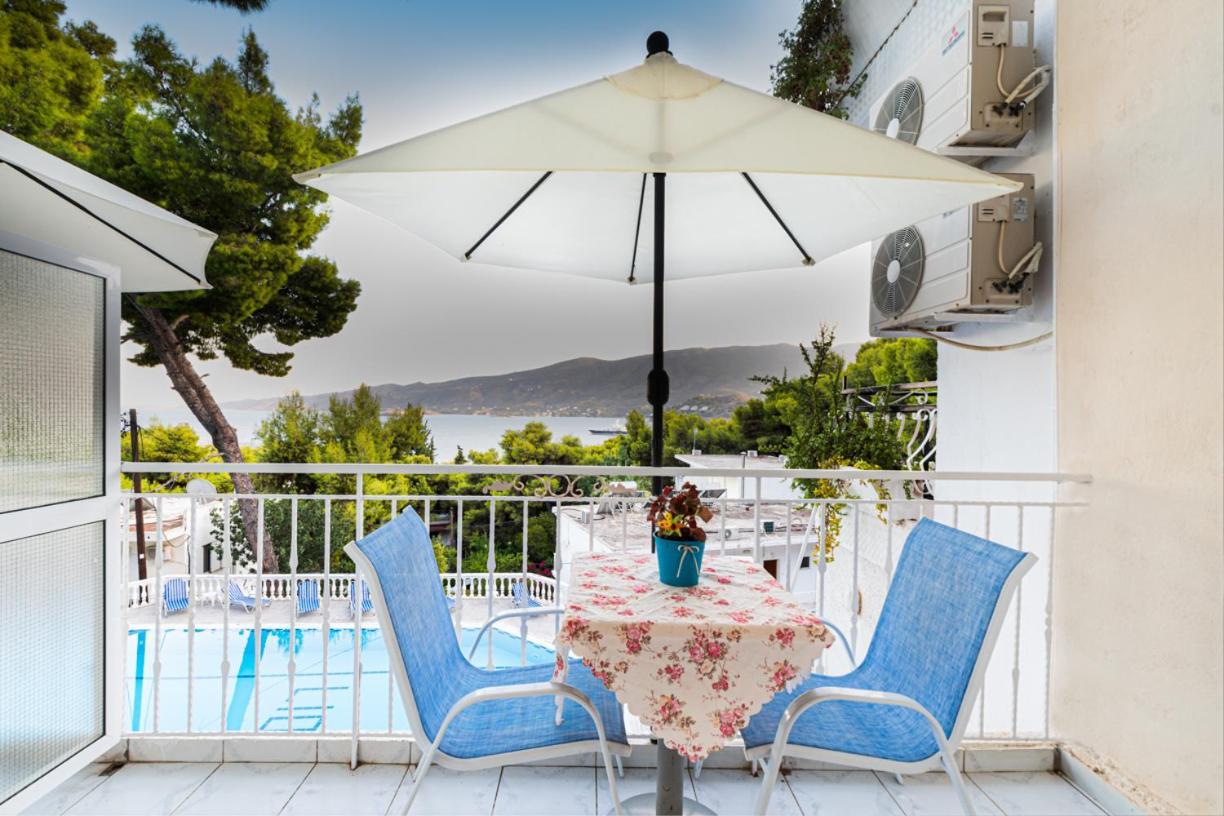 Lions Apartments Poros Town Екстер'єр фото