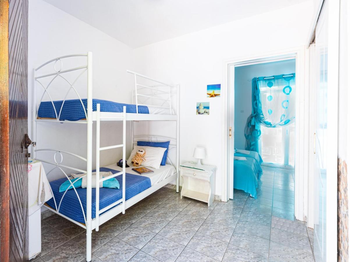 Lions Apartments Poros Town Екстер'єр фото