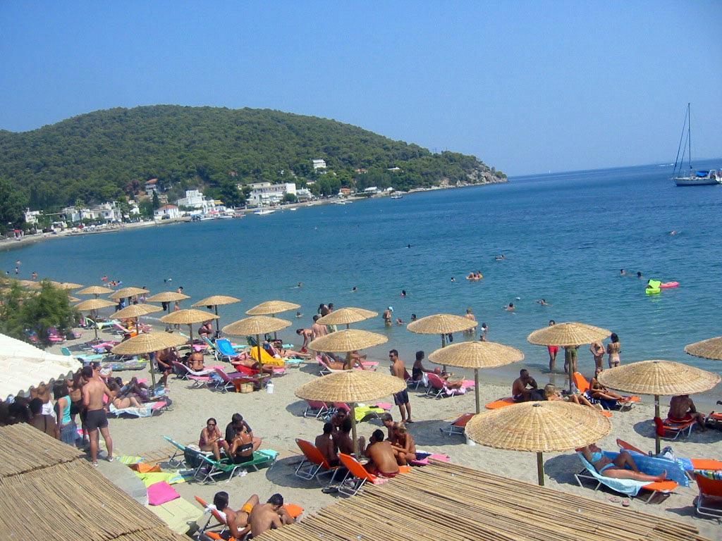 Lions Apartments Poros Town Екстер'єр фото