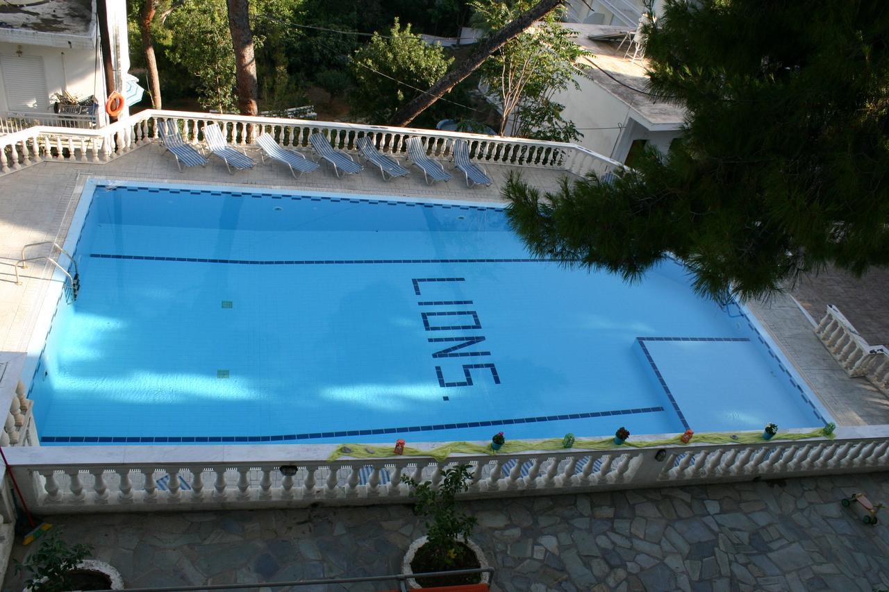 Lions Apartments Poros Town Екстер'єр фото